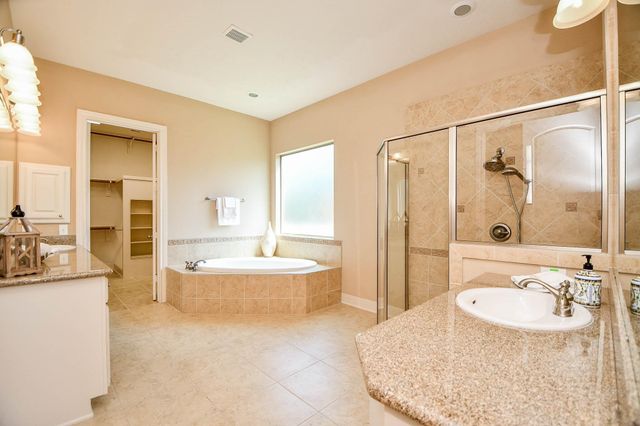 1731 Pampas Trail Drive, Friendswood, TX 77546