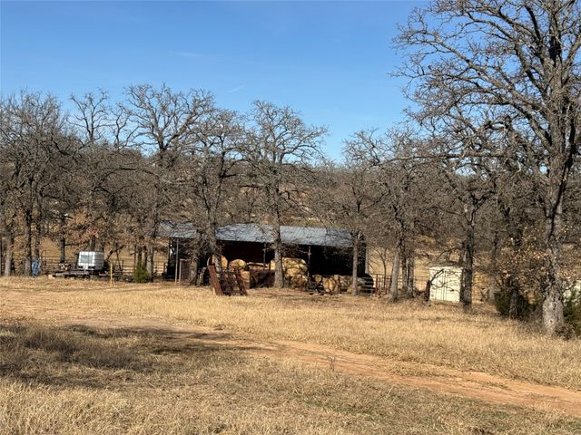 1072 Three Skillet Road, Springtown, TX 76082