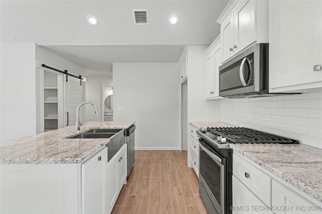 22613 E 102nd Street S, Broken Arrow, OK 74014