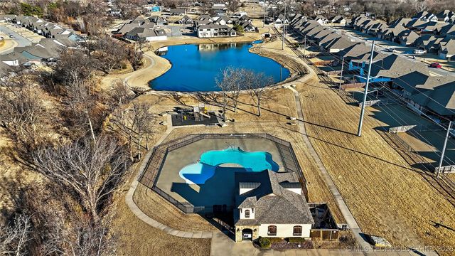 22613 E 102nd Street S, Broken Arrow, OK 74014