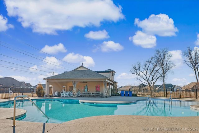 22613 E 102nd Street S, Broken Arrow, OK 74014
