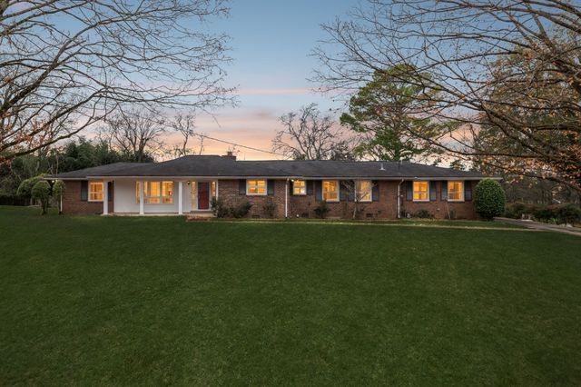 2032 Eversong Ln, Hermitage, TN 37076