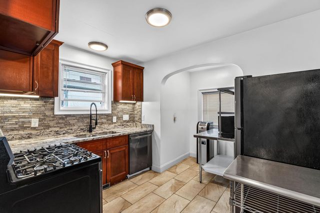 3025 16th Avenue S, Minneapolis, MN 55407