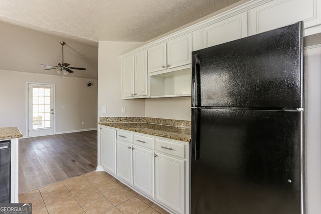 8147 Mountain Pass, Riverdale, GA 30274