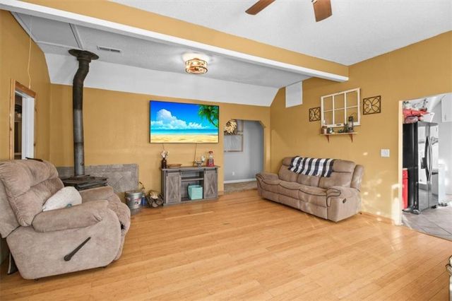 1606 OO Highway, Odessa, MO 64076