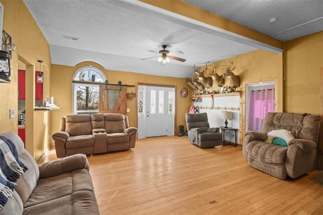 1606 OO Highway, Odessa, MO 64076