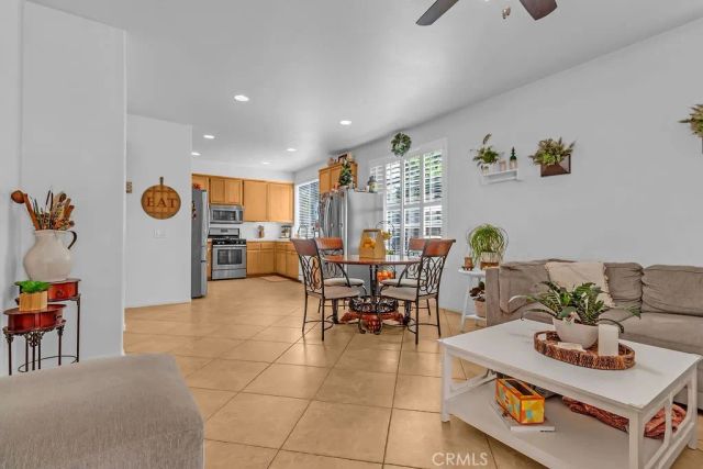 1096 Casandra, Corona, CA 92879