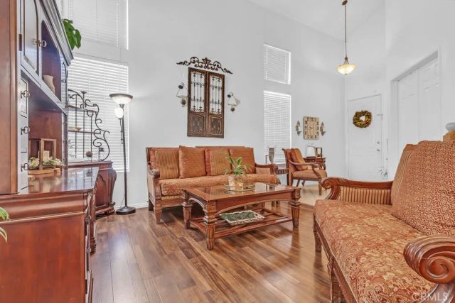 1096 Casandra, Corona, CA 92879