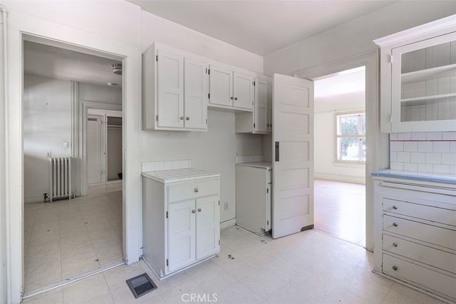 696 Saint John Avenue, Pasadena, CA 91105