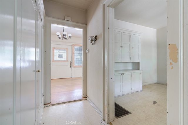 696 Saint John Avenue, Pasadena, CA 91105