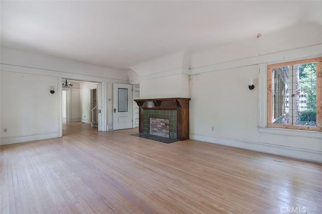 696 Saint John Avenue, Pasadena, CA 91105