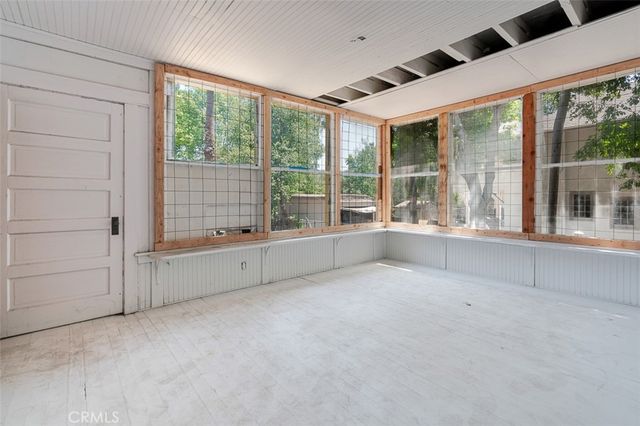 696 Saint John Avenue, Pasadena, CA 91105