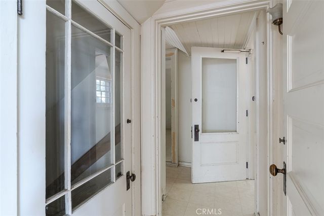 696 Saint John Avenue, Pasadena, CA 91105