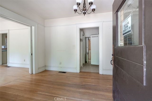 696 Saint John Avenue, Pasadena, CA 91105