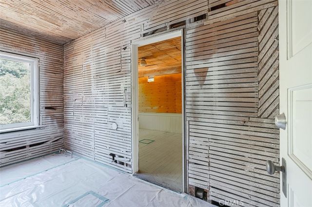 696 Saint John Avenue, Pasadena, CA 91105