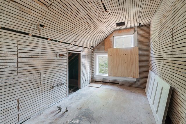 696 Saint John Avenue, Pasadena, CA 91105