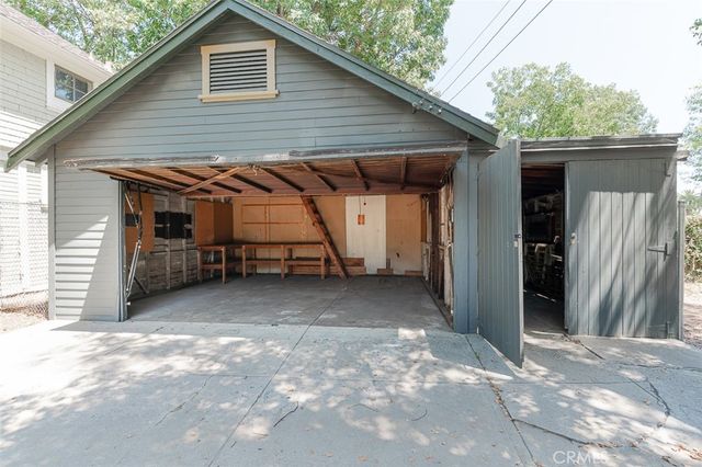 696 Saint John Avenue, Pasadena, CA 91105