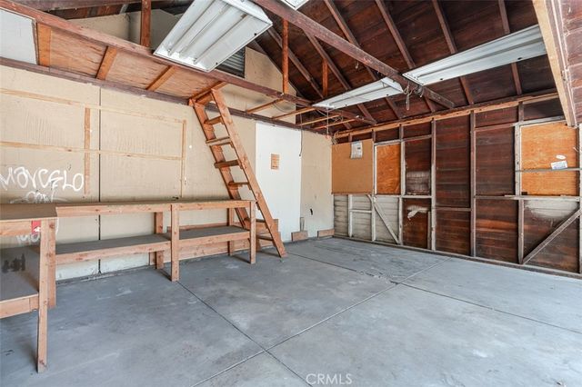 696 Saint John Avenue, Pasadena, CA 91105