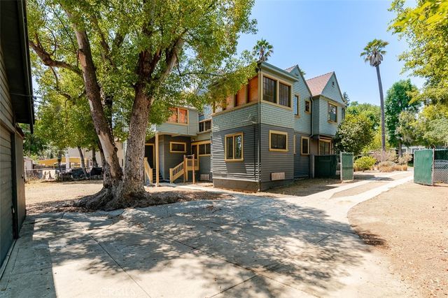 696 Saint John Avenue, Pasadena, CA 91105