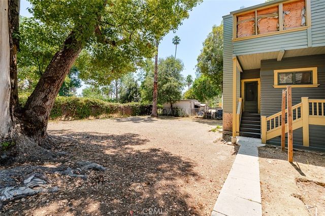 696 Saint John Avenue, Pasadena, CA 91105