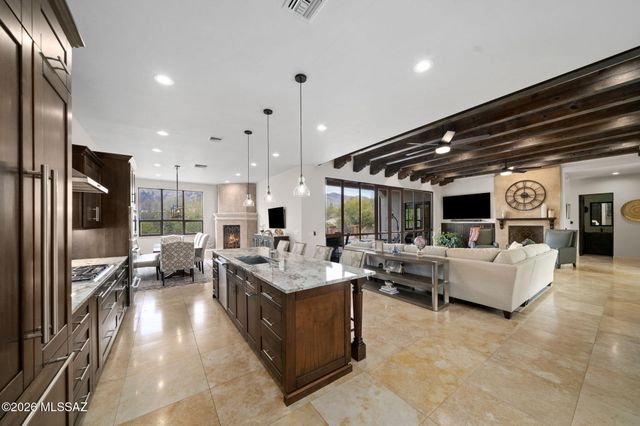 5414 N Placita Gato Montes, Tucson, AZ 85718