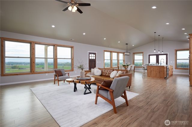 268 Bending Brooke Lane, Walla Walla, WA 99362