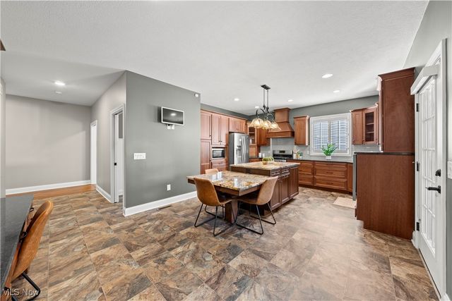 4518 Berry Hill, Stow, OH 44224