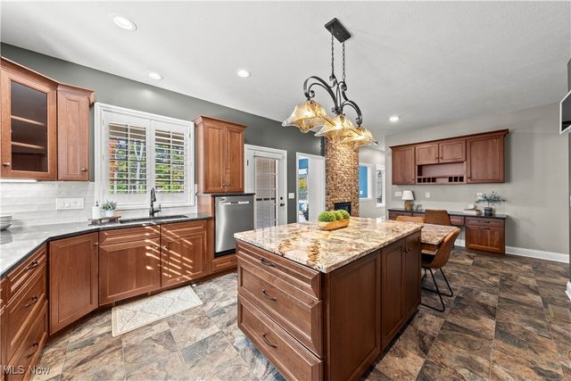 4518 Berry Hill, Stow, OH 44224