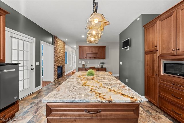 4518 Berry Hill, Stow, OH 44224