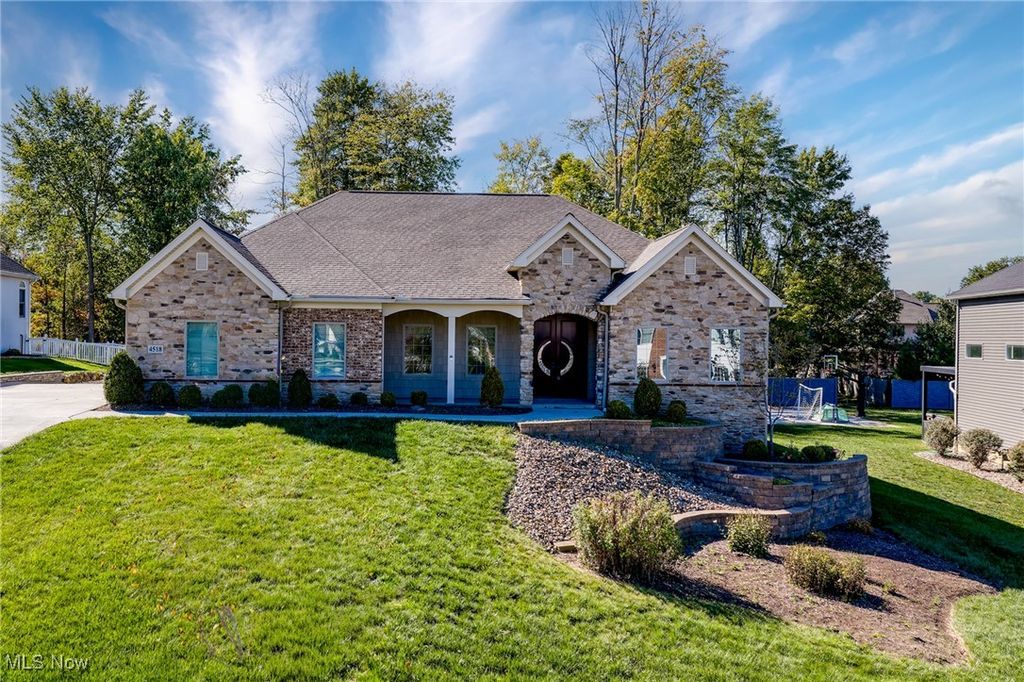 4518 Berry Hill, Stow, OH 44224