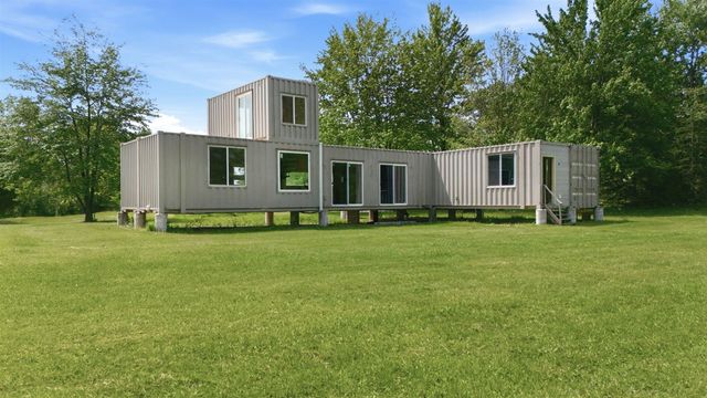 7767 Warren Woods Road, Three Oaks, MI 49128