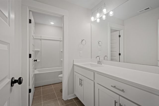 3034 Arrington Drive, White House, TN 37188