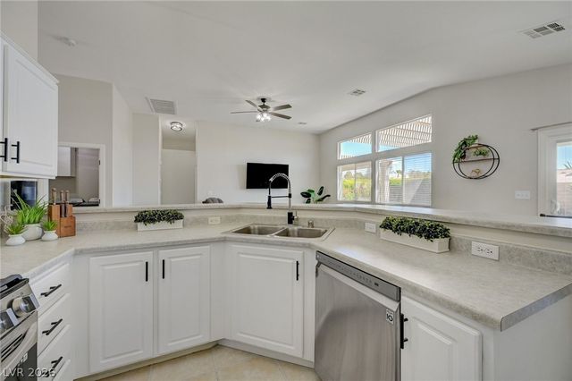 7494 Peaceful Brook Street, Las Vegas, NV 89131