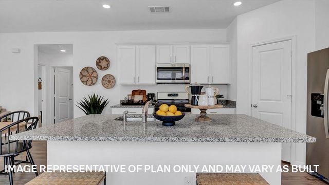 568 Glimer LN, Buda, TX 78610