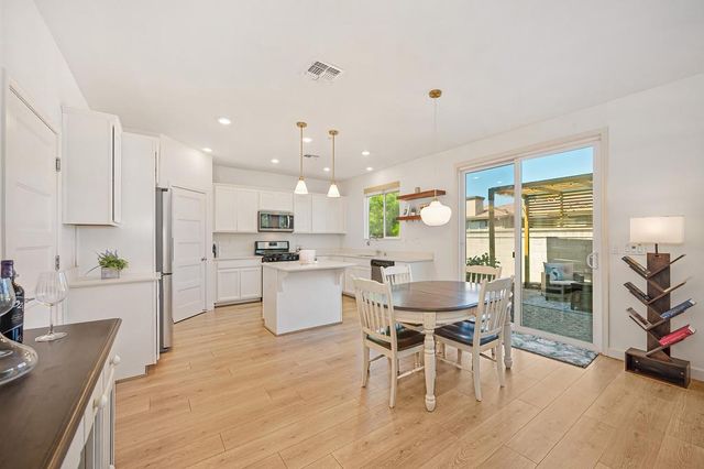 6128 Mehrten Cir, Rocklin, CA 95765