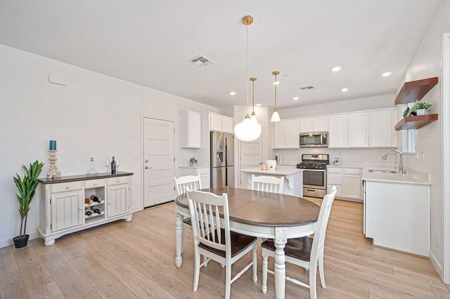 6128 Mehrten Cir, Rocklin, CA 95765