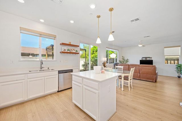 6128 Mehrten Cir, Rocklin, CA 95765