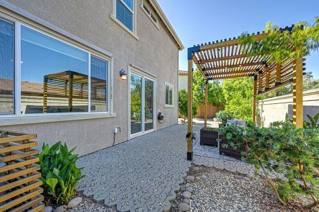 6128 Mehrten Cir, Rocklin, CA 95765