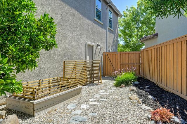 6128 Mehrten Cir, Rocklin, CA 95765