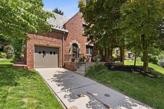 814 Washington Dr, Ross Twp, PA 15229