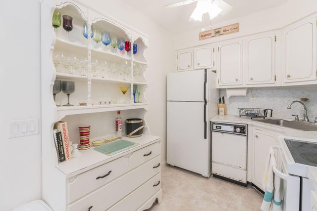 228 Hibiscus Avenue 334, Lauderdale By The Sea, FL 33308