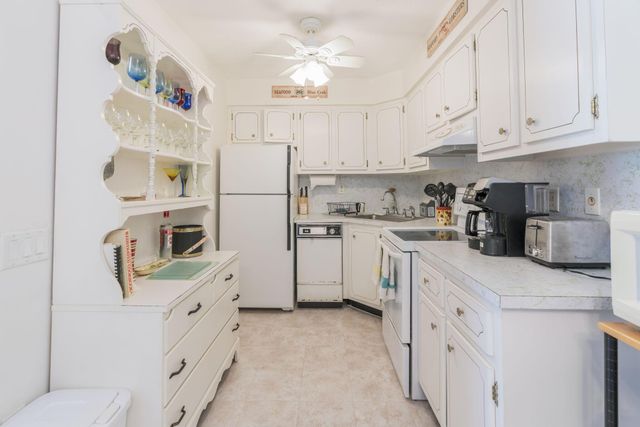 228 Hibiscus Avenue 334, Lauderdale By The Sea, FL 33308