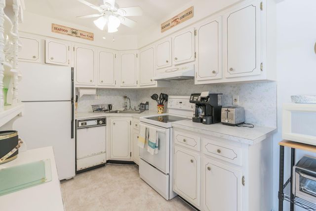 228 Hibiscus Avenue 334, Lauderdale By The Sea, FL 33308