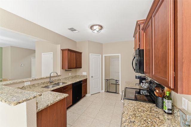 302 Thin Leaf Dr, Princeton, TX 75407