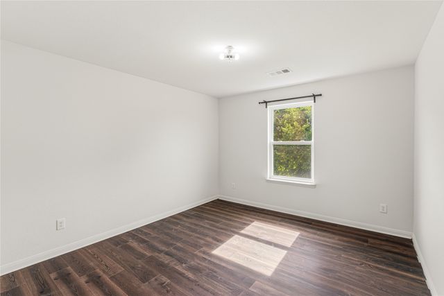 302 Thin Leaf Dr, Princeton, TX 75407