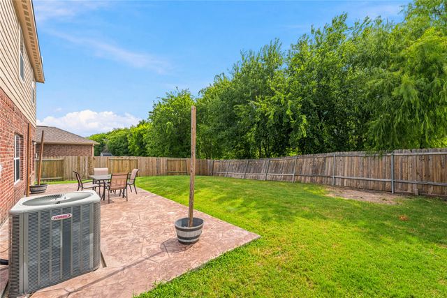 302 Thin Leaf Dr, Princeton, TX 75407