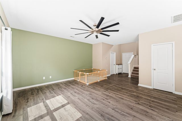 302 Thin Leaf Dr, Princeton, TX 75407