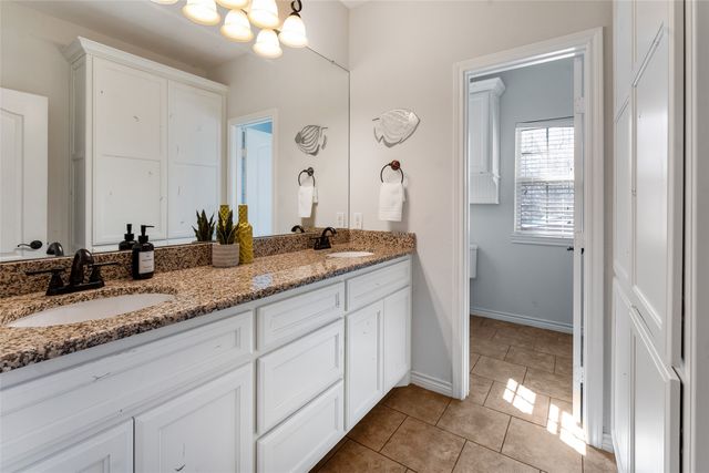 156 Palisade Drive, Gun Barrel City, TX 75156