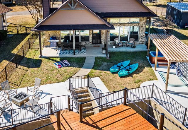 156 Palisade Drive, Gun Barrel City, TX 75156