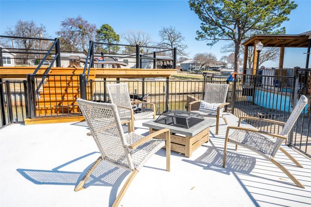 156 Palisade Drive, Gun Barrel City, TX 75156